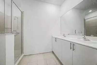 1020 SE 26th Ter, Homestead, FL 33035 - Photo 16