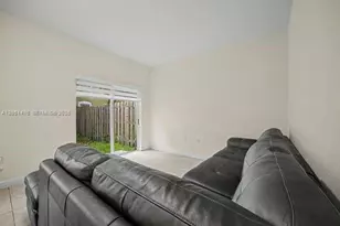 1020 SE 26th Ter, Homestead, FL 33035 - Photo 10