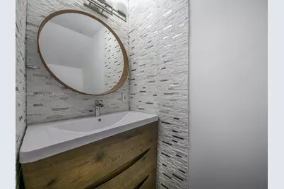 8260 NW 10th St #6, Miami, FL 33126 - Photo 6