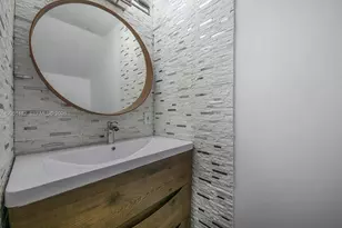 8260 NW 10th St, Miami, FL 33126 - Photo 6