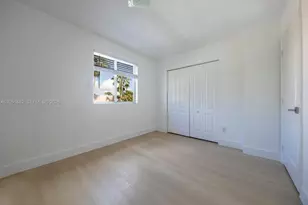 8260 NW 10th St, Miami, FL 33126 - Photo 16