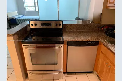 905 Brickell Bay Dr #1523, Miami, FL 33131 - Photo 6