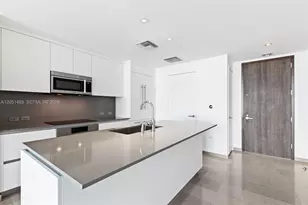 68 SE 6th St, Miami, FL 33131 - Photo 10