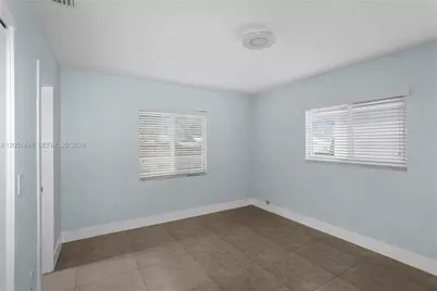 3171 NW 17th St, Miami, FL 33125 - Photo 14