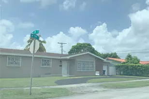 1820 SW 98th Ct, Miami, FL 33165 - Photo 10