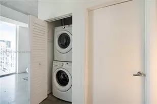 151 SE 1st St, Miami, FL 33131 - Photo 16