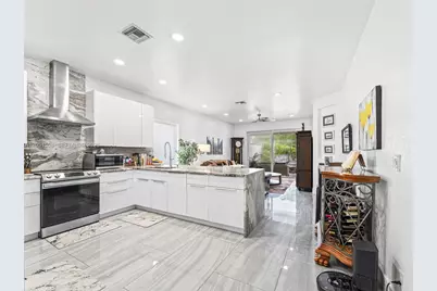 135 Catania Way, Royal Palm Beach, FL 33411 - Photo 4