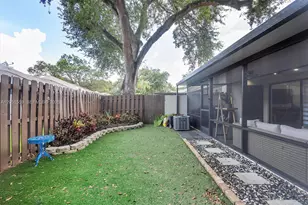 1581 NW 98th Way, Pembroke Pines, FL 33024 - Photo 40