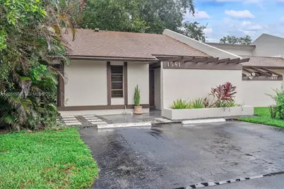 1581 NW 98th Way #1581, Pembroke Pines, FL 33024 - Photo 4