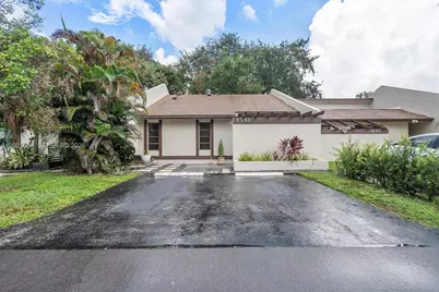 1581 NW 98th Way #1581, Pembroke Pines, FL 33024 - Photo 2