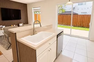 5724 NW 112th Pl, Doral, FL 33178 - Photo 6