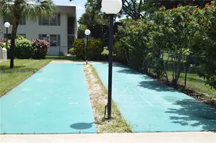 3970 Oaks Clubhouse Dr, Pompano Beach, FL 33069 - Photo 24