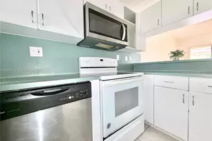 9184 NW 119th Terrace, Hialeah Gardens, FL 33018 - Photo 4
