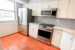10000 NW 9th St Cir, Miami, FL 33172 - Photo 36