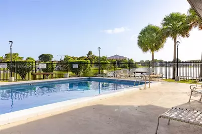 10000 NW 9th St Cir #21, Miami, FL 33172 - Photo 2