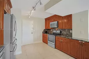 9800 W Bay Harbor Dr, Bay Harbor Islands, FL 33154 - Photo 16