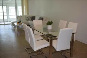3970 Oaks Clubhouse Dr, Pompano Beach, FL 33069 - Photo 8