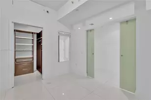 1100 Biscayne Blvd, Miami, FL 33132 - Photo 20