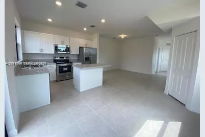 575 NE 208th Ter #575, Miami, FL 33179 - Photo 16