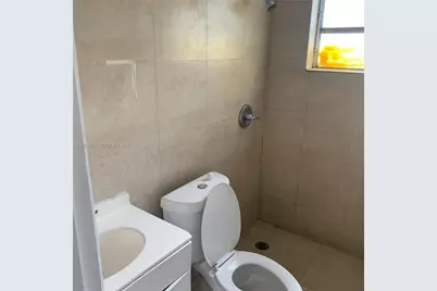 308 NW 9th St, Hallandale Beach, FL 33009 - Photo 20