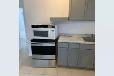 308 NW 9th St, Hallandale Beach, FL 33009 - Photo 18