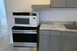 308 NW 9th St, Hallandale Beach, FL 33009 - Photo 18