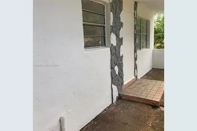 308 NW 9th St, Hallandale Beach, FL 33009 - Photo 2