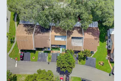 1630 NW 98th Ter, Pembroke Pines, FL 33024 - Photo 34