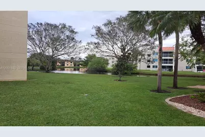 230 Lakeview Dr #310, Weston, FL 33326 - Photo 10