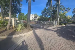 8950 SW 69th Ct, Pinecrest, FL 33156 - Photo 18