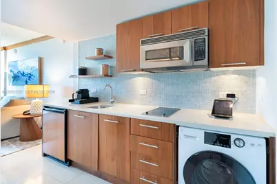 6801 Collins Ave #C414, Miami Beach, FL 33141 - Photo 12