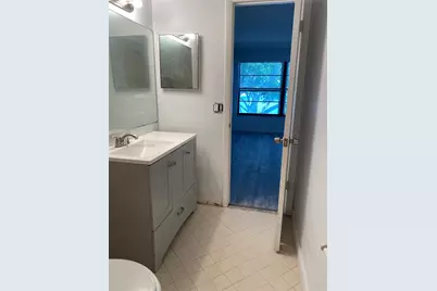 201 Lake Pointe Dr #205, Oakland Park, FL 33309 - Photo 4