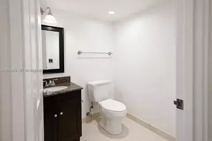 100 Bayview Dr, Sunny Isles Beach, FL 33160 - Photo 6