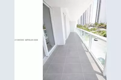 100 Bayview Dr #310, Sunny Isles Beach, FL 33160 - Photo 8
