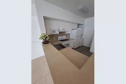 5085 NW 7th St #810, Miami, FL 33126 - Photo 2