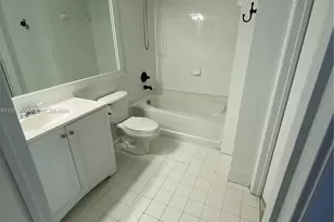 5085 NW 7th St, Miami, FL 33126 - Photo 6