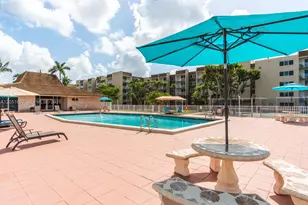 6950 Miami Gardens Dr, Hialeah, FL 33015 - Photo 14