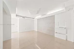 9674 Fontainebleau Blvd, Miami, FL 33172 - Photo 16