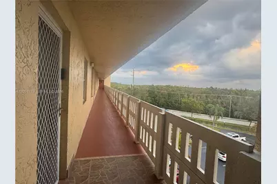 441 SE 3rd St #505, Dania Beach, FL 33004 - Photo 10