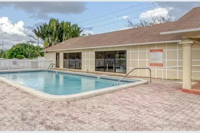 441 SE 3rd St #505, Dania Beach, FL 33004 - Photo 4