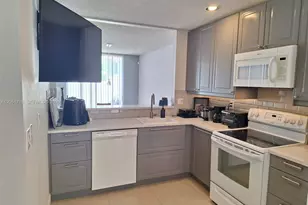 10241 NW 52nd Terrace, Doral, FL 33178 - Photo 4