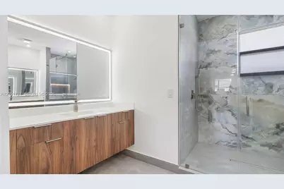 8900 NW 161st Ter #N/A, Miami Lakes, FL 33018 - Photo 32