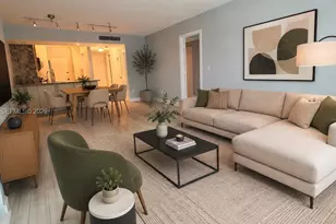 2899 Collins Ave, Miami Beach, FL 33140 - Photo 2