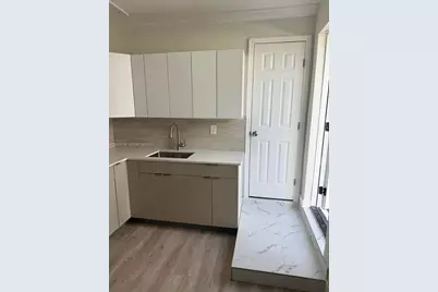 8600 NW 21st St #1, Sunrise, FL 33322 - Photo 4