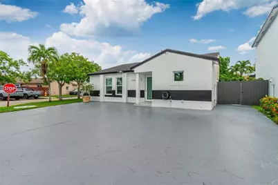 18928 NW 63rd Ct Cir, Hialeah, FL 33015 - Photo 2