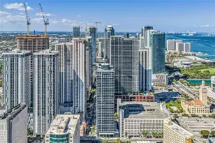 121 NE 5th St, Miami, FL 33132 - Photo 2