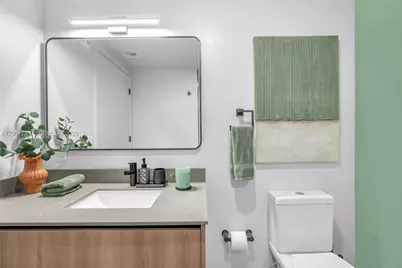 121 NE 5th St #304, Miami, FL 33132 - Photo 22