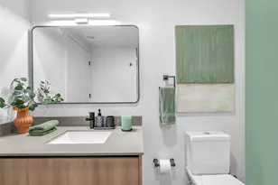 121 NE 5th St, Miami, FL 33132 - Photo 22