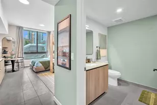 121 NE 5th St, Miami, FL 33132 - Photo 28