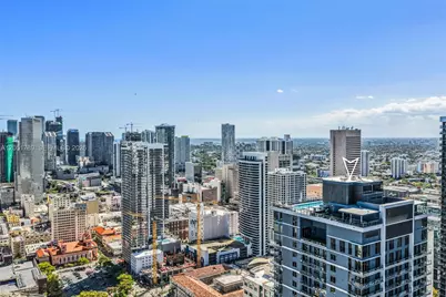 121 NE 5th St #304, Miami, FL 33132 - Photo 4